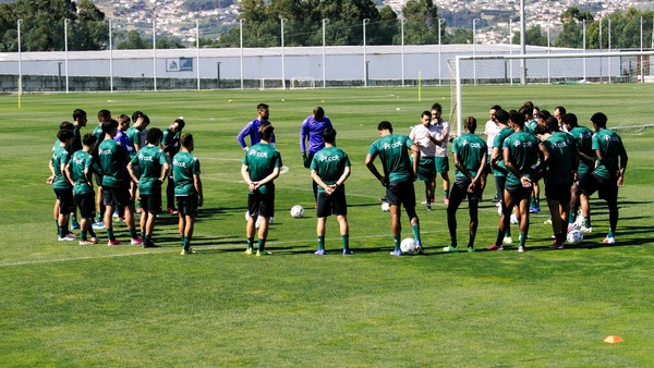 Grupo ouve instruções de Vasco Botelho da Costa © Moreirense FC