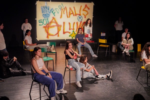 Oficinas do Teatro Oficina com uma turma de adolescentes ©Teatro Oficina